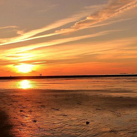 Luettje Huus Frieda Mit Strandkorb Am Strand Von Mai Bis September Apartman Cuxhaven Kültér fotó