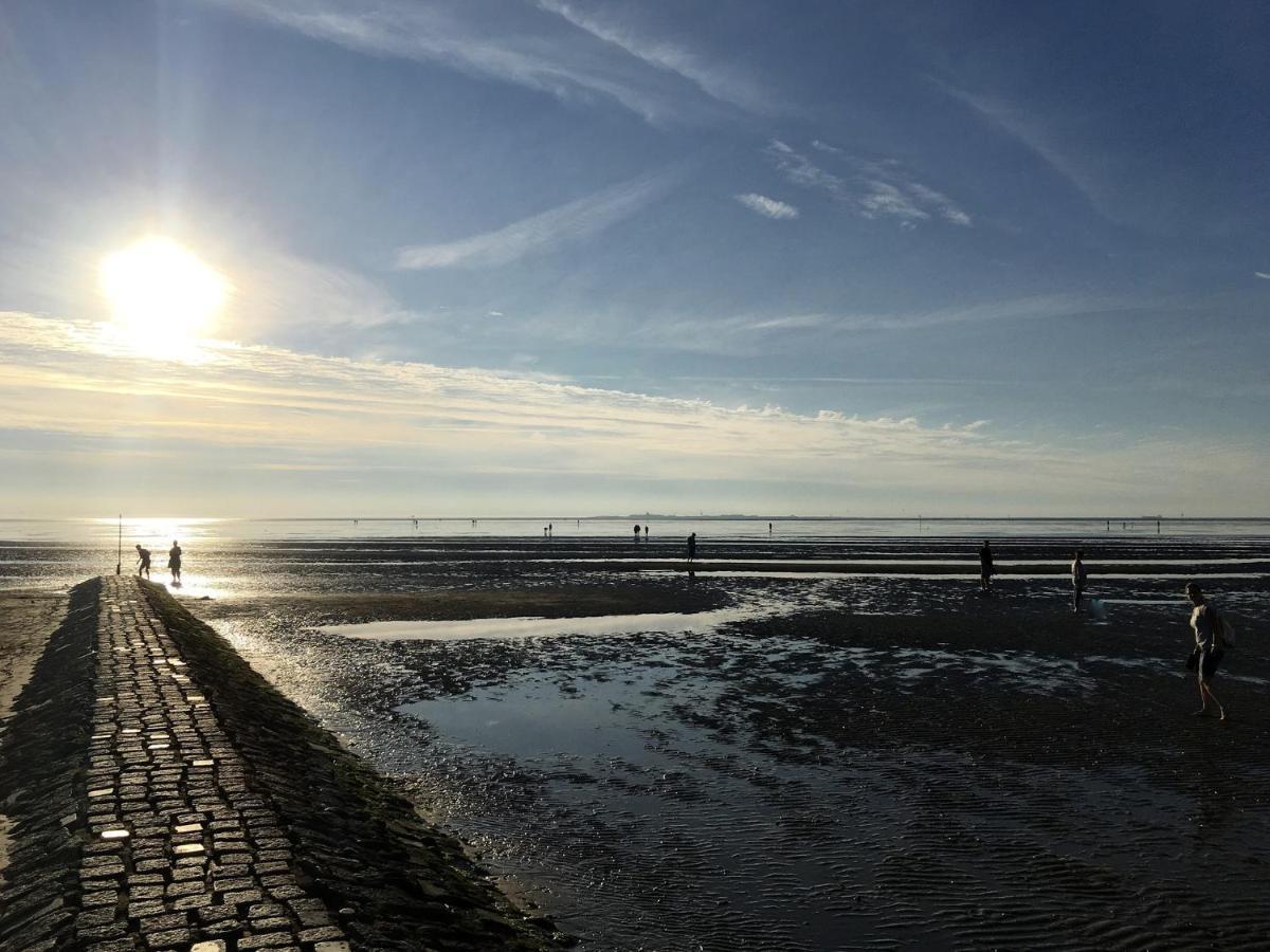 Luettje Huus Frieda Mit Strandkorb Am Strand Von Mai Bis September Apartman Cuxhaven Kültér fotó