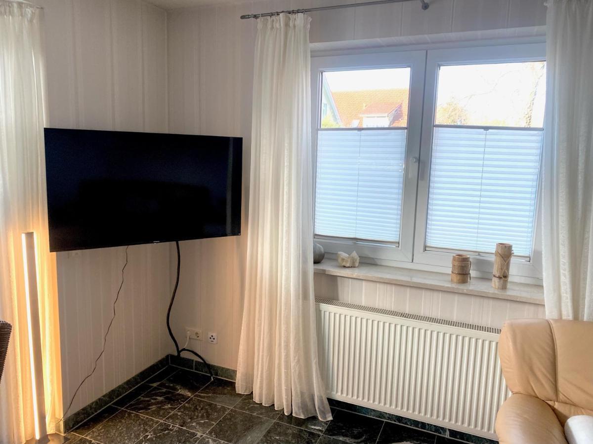 Luettje Huus Frieda Mit Strandkorb Am Strand Von Mai Bis September Apartman Cuxhaven Kültér fotó